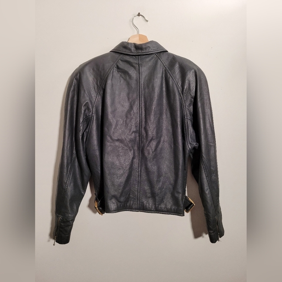 Danier polyurethane leather moto jacket with side belting and chain tag - Picture 5 of 8